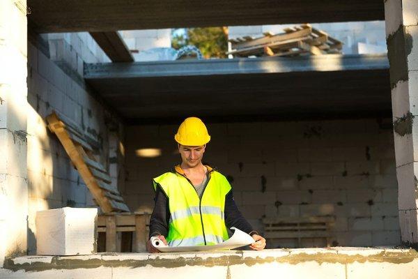 Expert en bâtiment : le professionnel indispensable pour un bâtiment durable