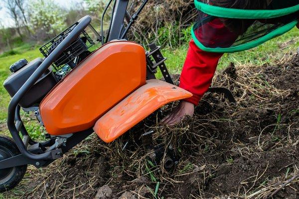 Motobineuse à batterie : comment l'utiliser correctement ?